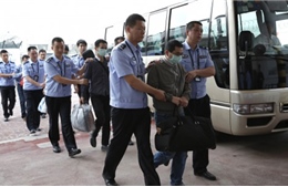 Trung Quốc tức tối vì Mỹ buộc các đặc vụ “săn cáo” rút về nước